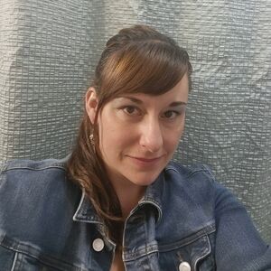 Hi! I'm your Posher! My name is Casey!